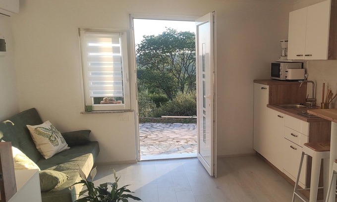 Ripenda Verbanci Appartement | Homerez - Studio in Ripenda Verbanci