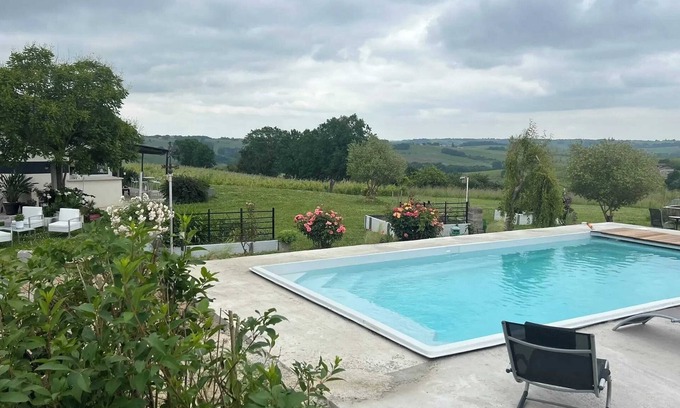 Sainte-Croix-Du-Mont Villa | Homerez - Villa au milieu des vignes