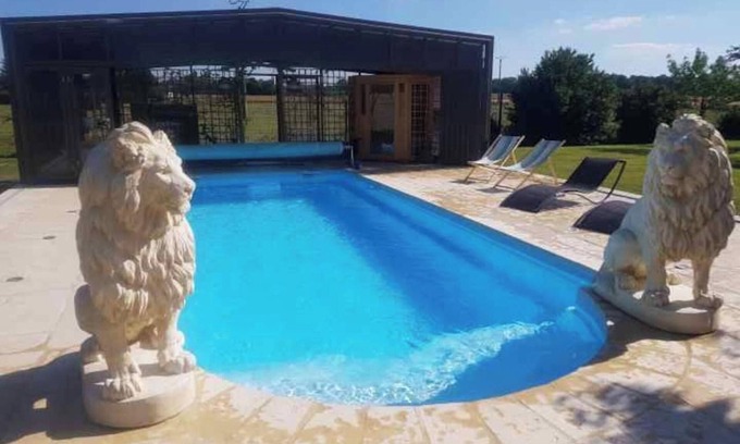 Saint-Clair-d'Arcey Villa | Homerez - Villa à Saint Clair-d'Arcey
