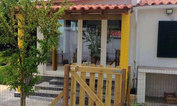 Montemor-o-Novo Villa | Homerez - Villa for 4 ppl. with swimming-pool, garden and terrace at Silveiras