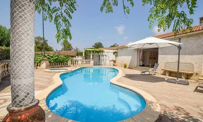 Aleria Villa | Homerez - Villa à Aléria avec Piscine