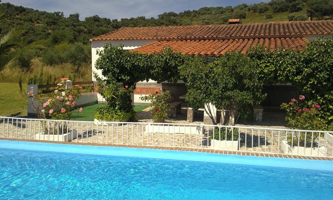 Aroche Villa | Homerez - Villa à Aroche avec piscine.