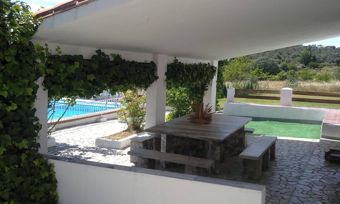 Aroche Villa | Homerez - Villa en Aroche con piscina.