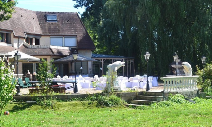 Courtenay Villa | Homerez - Villa à Courtenay, jardin clôturé