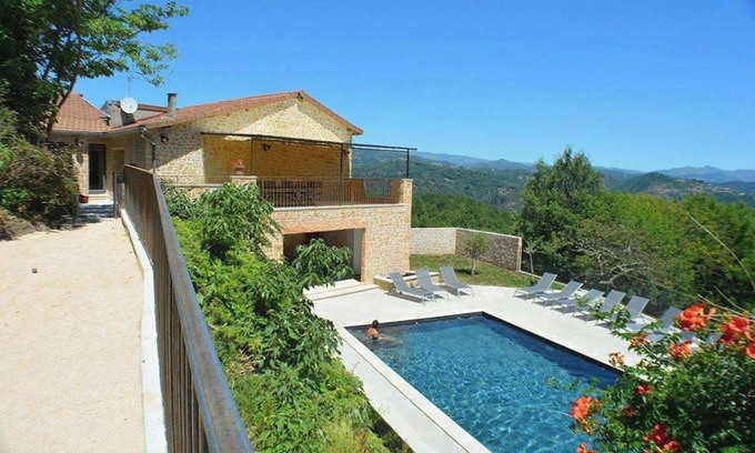 Prades Villa | Homerez - Villa en Prades con Piscina Privada