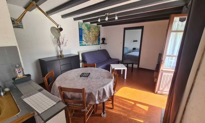Alleyras Appartement | Homerez - Appartement accueillant avec vue sur la montagne et le lac