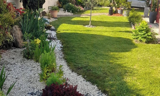Champcueil Maison | Homerez - Maison accueillante avec jardin à Champcueil