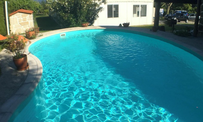 Penafiel Villa | Homerez - Villa accueillante proche de Penafiel avec piscine