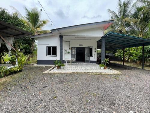 Pasir Puteh Maison | Homestay Che Nor Pasir Puteh