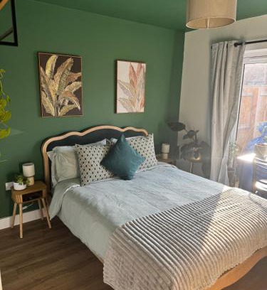 Llanwern Maison | Homestay Glan Llyn