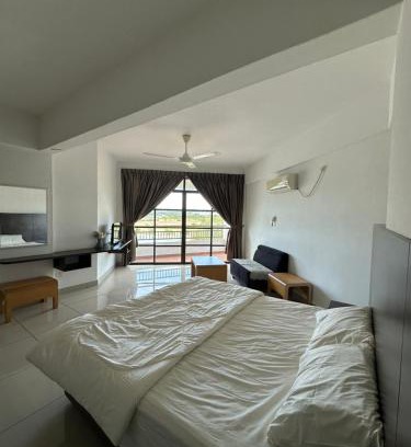 Lumut Appartement | Homestay in Marina Heights with beach view