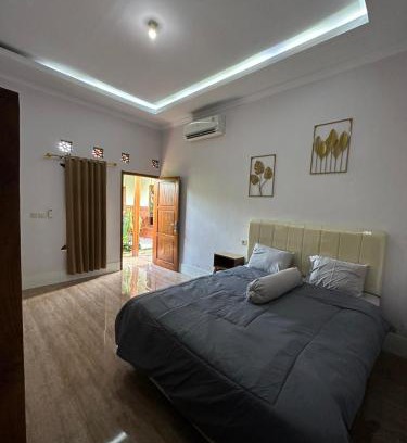 Bandung Maison | Homestay Joglo Beji