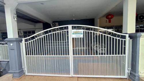 Parit Sulong Maison | HOMESTAY MUZHOFFAR Batu Pahat