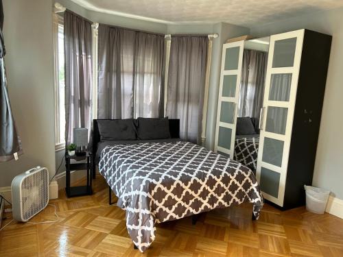 Dorchester Maison | HomeStay Near Downtown Boston - Andrew Station Area