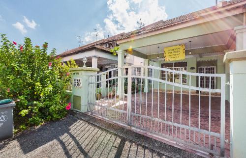 Pulai Maison | Homestay Rini Zikry