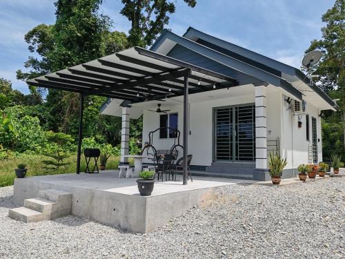 Kuala Kangsar Maison | Homestay Tepi Sungai Perak