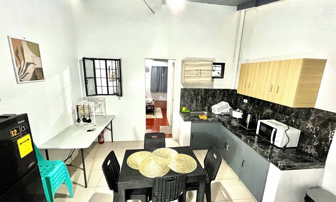 Dasmarinas Maison | Homestay @ Tierra Vista near SM Dasma w/Netflix & Wifi