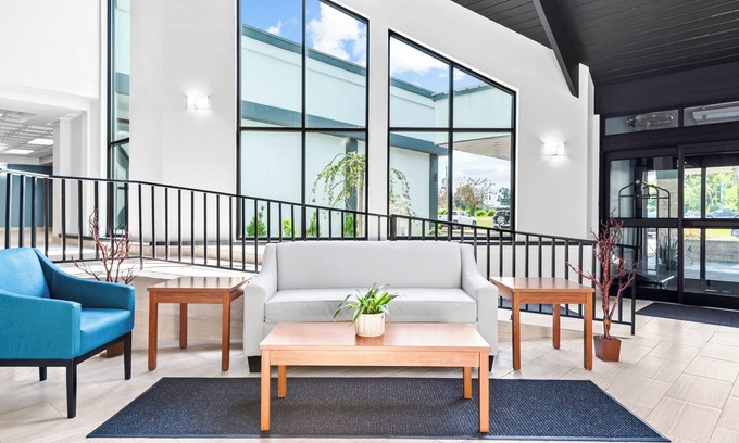 Cortland Hôtel | HomeTowne Studios by Red Roof & Conference Center Cortland