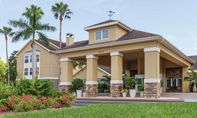 Villas Hôtel | Homewood Suites by Hilton Fort Myers