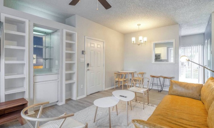 Milwood Appartement | Homey 2BD Apt | Austin Texas