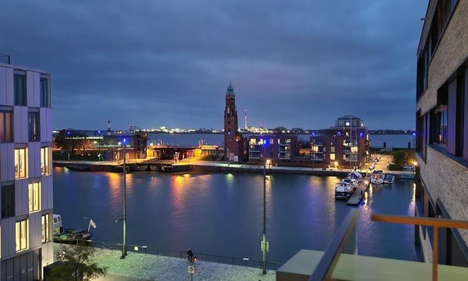 Mitte-Sud Appartement | Homey Apartments Harbor Suite - Parking Two Bathrooms Netflix Sea view