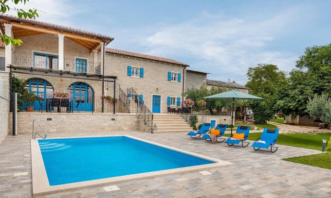 Cepic Maison | 3 chambres hébergement à Novaki