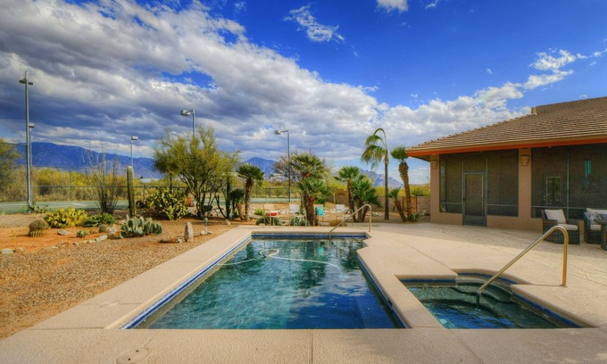 Oro Valley Maison | Homey, desert gem with private pool & Spa with amazing views!
