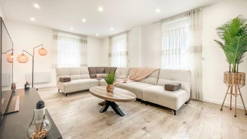 Cluses Maison | HOMEY SAKINE- Proche centre- Netflix- Wifi