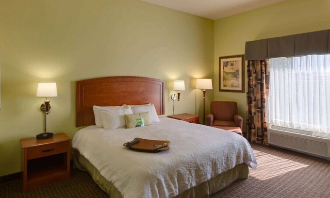 Quad Cities Maison | Homey & Spacious Suite! Your Ultimate Escape