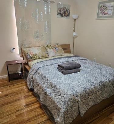 Lower Vailsburg Maison | Honey queen room 5