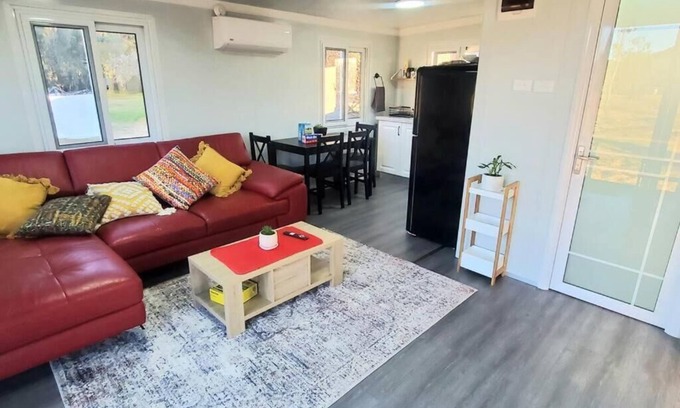 Broke Cabine | Honey Wines Australia Tiny House