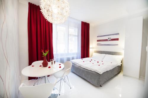 Stare Mesto Appartement | Honeymoon Ruterra studio