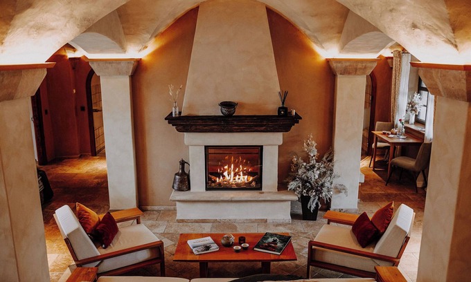 Oppurg Appartement | Honeymoon suite with fireplace, private sauna and wellness garden with pool