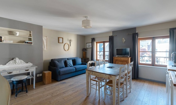 Honfleur Appartement | APPARTEMENT DE CHARME 4 PERSONNES. CENTRE HISTORIQUE. LUMINEUX. PARKING PRIVE