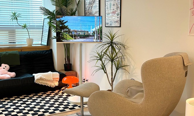 Seogyo-dong Appartement | Hongdae Station Direct Access New Opening with Massage Chair and AC