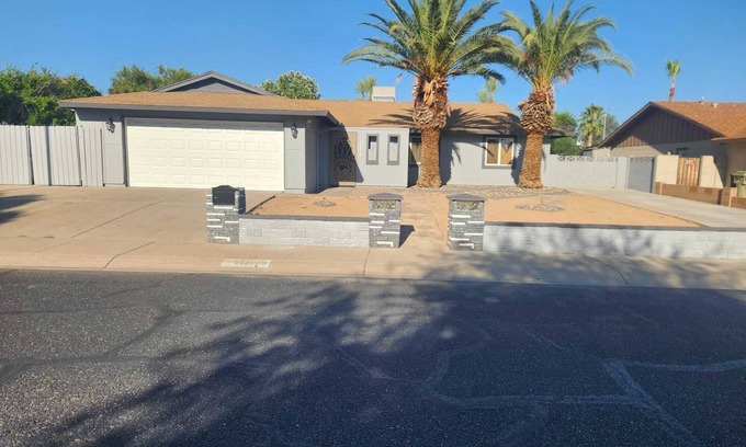 Glendale Maison | Horizon Haus is a luxury 3-bedroom, 2-bath retreat in Phoenix and private pool