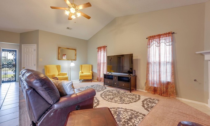 Horn Lake Maison | Horn Lake Home w/ Yard: 8 Mi to Graceland!