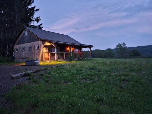 Plymouth Maison | Horse Farm Retreat