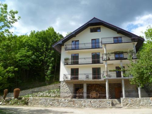 Bela Maison | Horský penzión Šuštiak