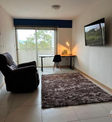 Heredia Appartement | Hospedaje cómodo con oficina