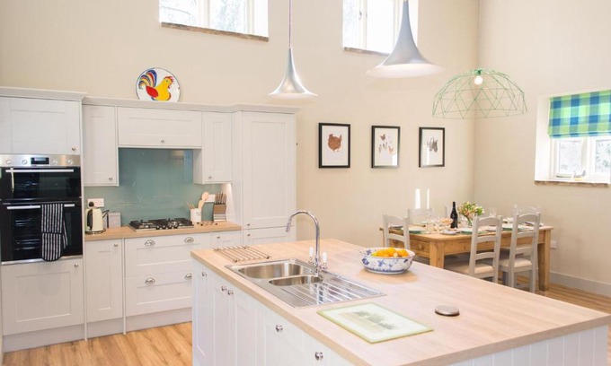 Irstead Maison | Host & Stay - Boathouse Barn