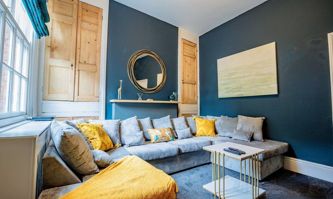 Worcester Maison | Host & Stay | Park Street Abode
