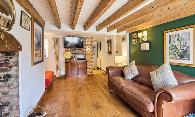Corpusty Maison | Host & Stay | Romney Cottage