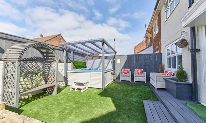 Seaton Carew Maison | Host & Stay | Stonehaven