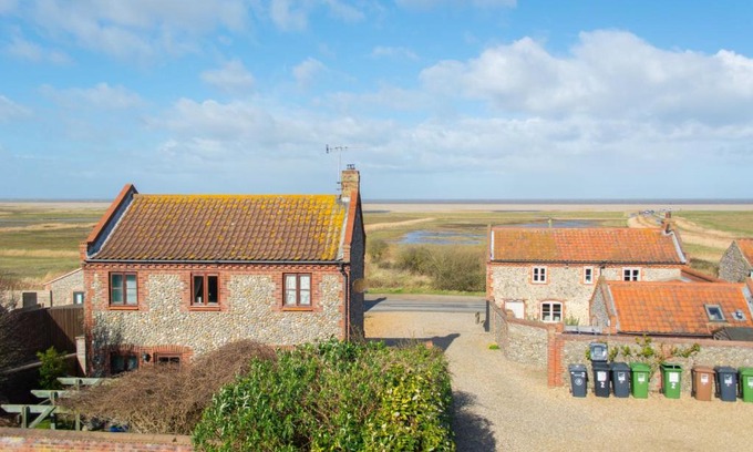 Salthouse Maison | Host & Stay - Tystie Cottage