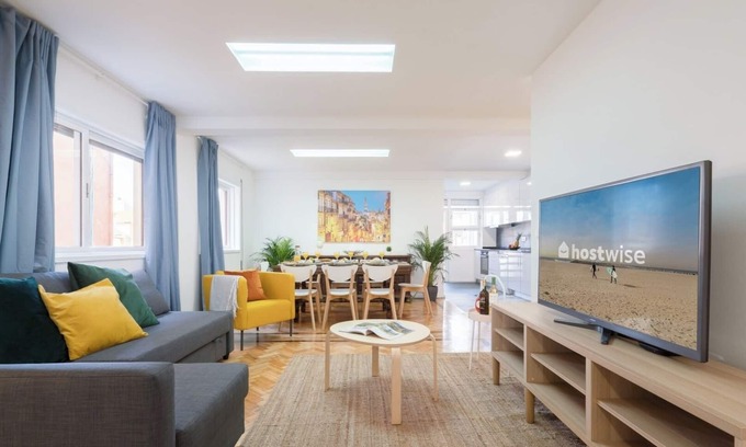 Espinho Appartement | Host Wise - Spacious Fresh Flat w/ Terrace | Sea