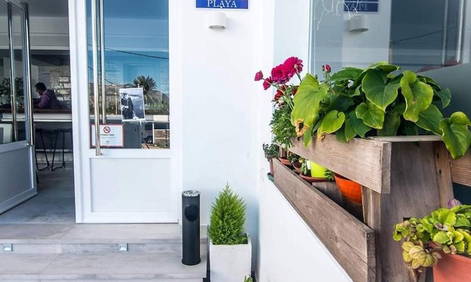 Los Escullos Maison | HOSTAL CASA EMILIO
