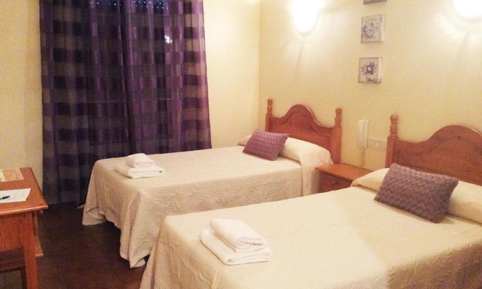 Valverde de Leganes Maison | Hostal El Chiringuito