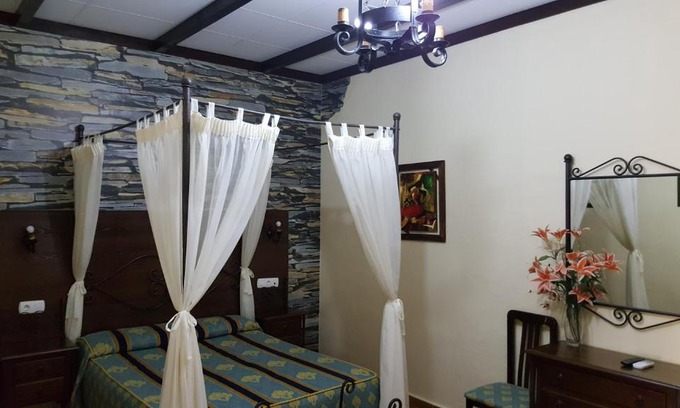 Bollullos Par del Condado Maison | Hostal El Lirio