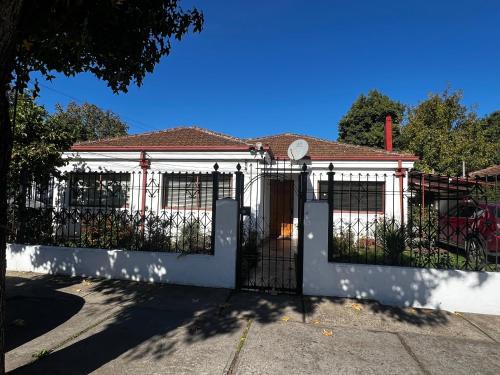 Angol Maison | Hostal Gina